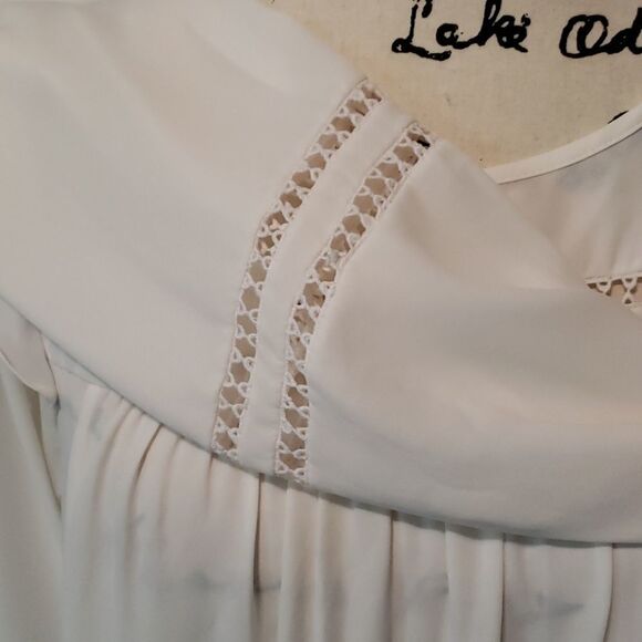 Beautiful Loff white blouse / peasant top - Picture 5 of 7